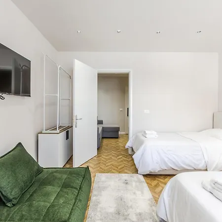 1 Bedroom Loft - Serenitas 1 By Pikhost شقة تيرانا