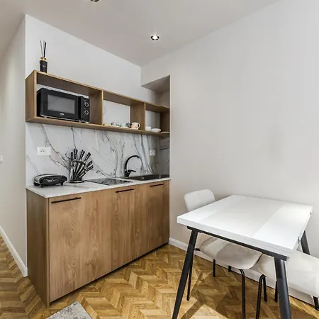 شقة 1 Bedroom Loft - Serenitas 1 By Pikhost تيرانا