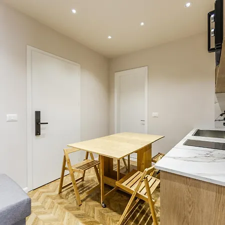 아파트 1 Bedroom Loft - Serenitas 1 By Pikhost
